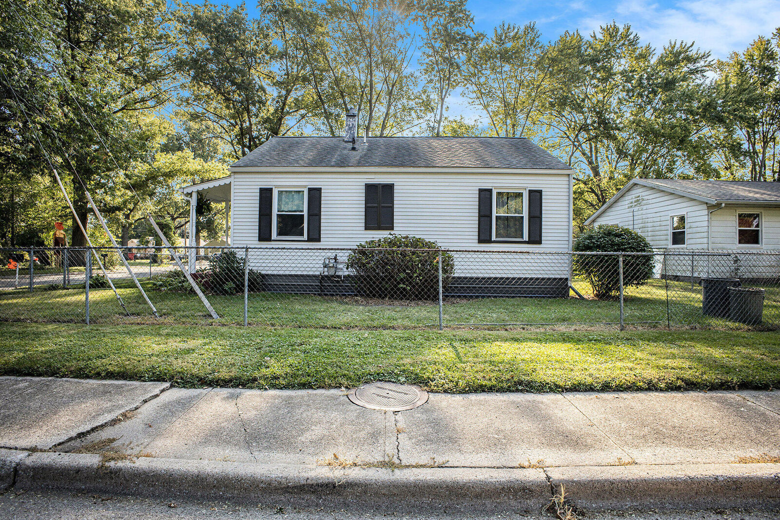 Property Photo:  502 Circle Drive  IN 46350 