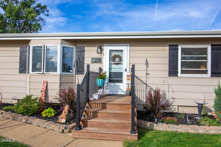 Property Photo:  279 Baker Avenue  ND 58601 