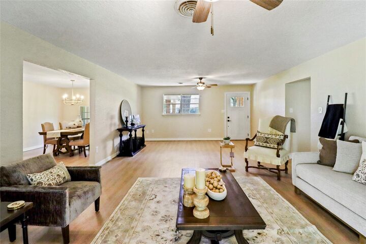 Property Photo: 307 Avenue G TX 77422