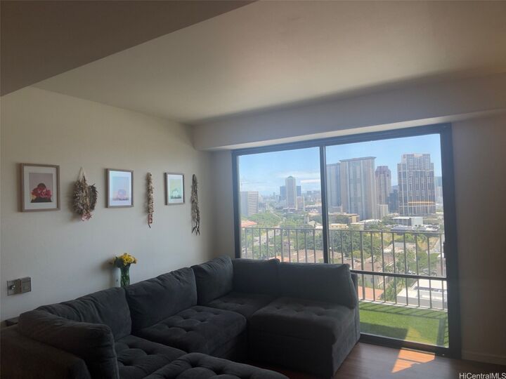 225 Queen Street 21H  Honolulu HI 96813 photo