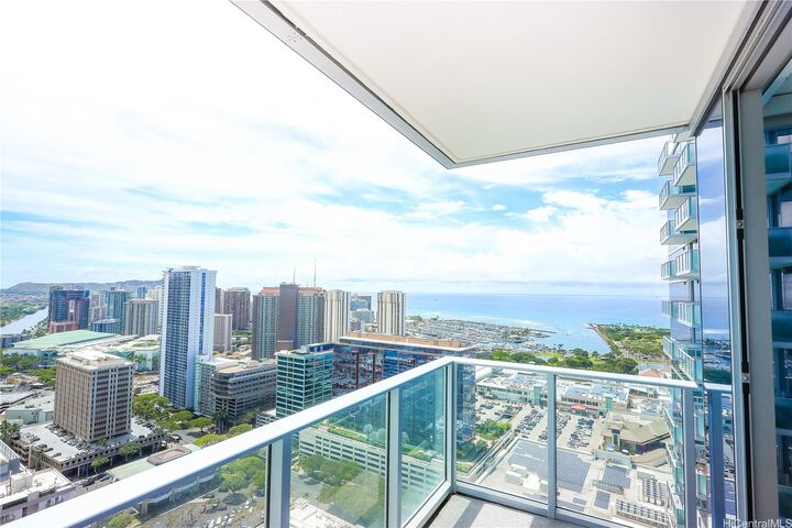 Property Photo: 629 Keeaumoku Street 3711 HI 96814