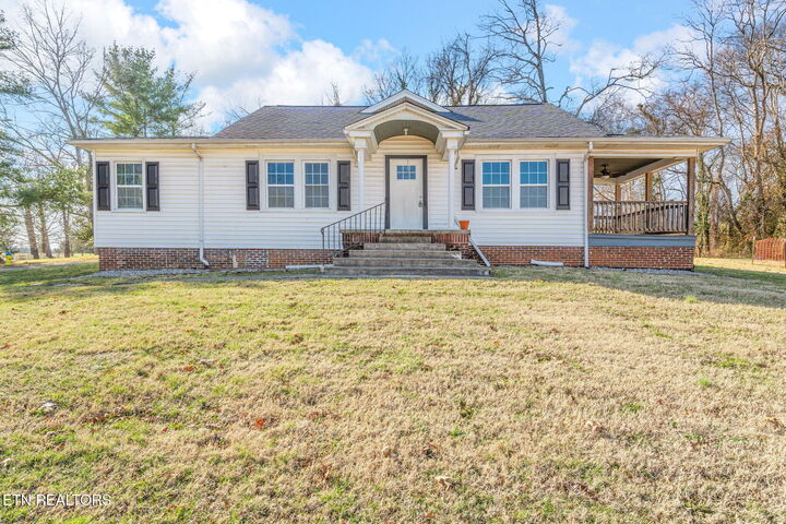 Property Photo:  920 Oak Grove Lane  TN 37919 