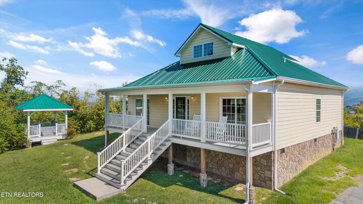 Property Photo:  807 Wattle Blossom Way  TN 37738 