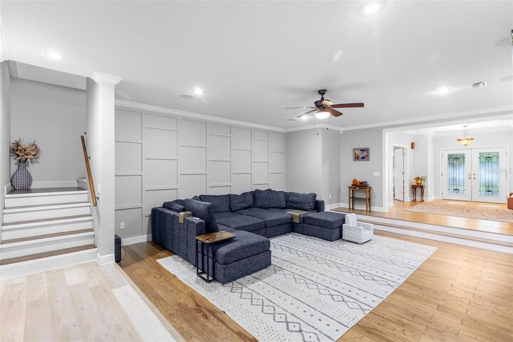 Property Photo:  28042 Lindenhurst Drive  FL 33544 