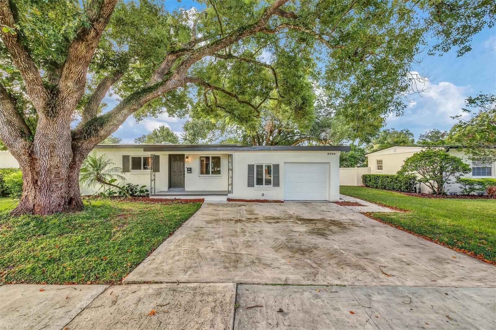 Property Photo:  2500 Nancy Street  FL 32806 