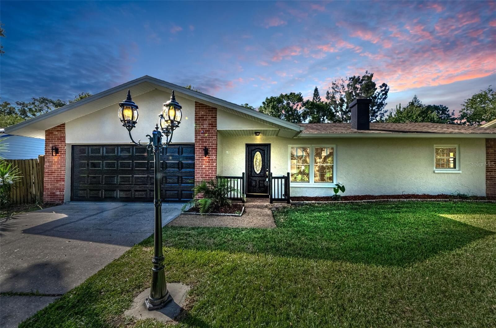 Property Photo:  2237 Spanish Vistas Drive  FL 34698 