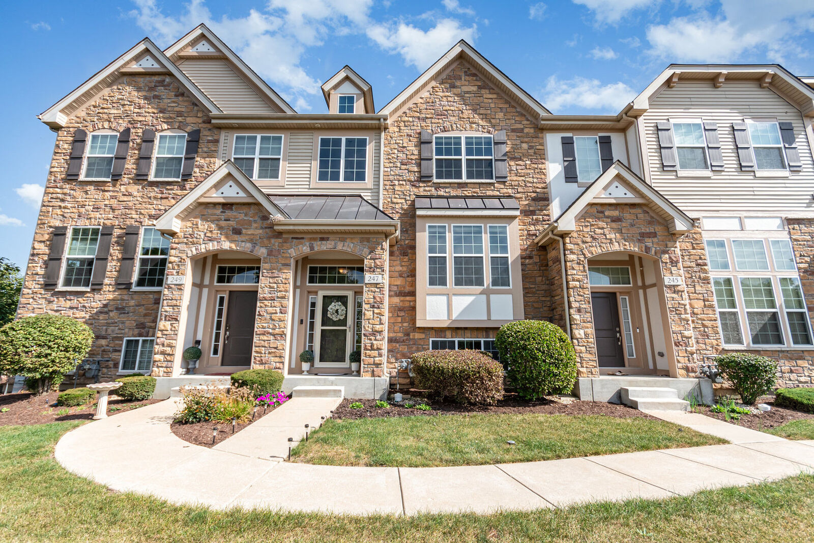 Property Photo:  247 Bennett Drive  IL 60188 