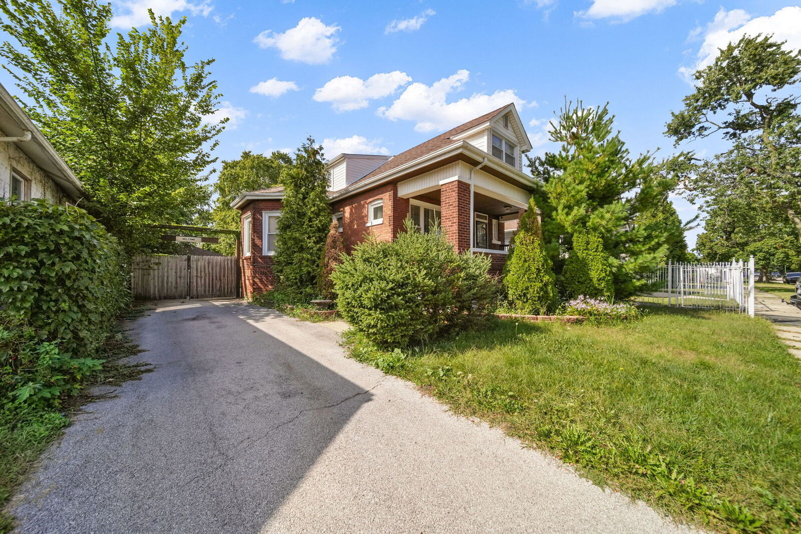 Property Photo:  11326 S Parnell Avenue  IL 60628 