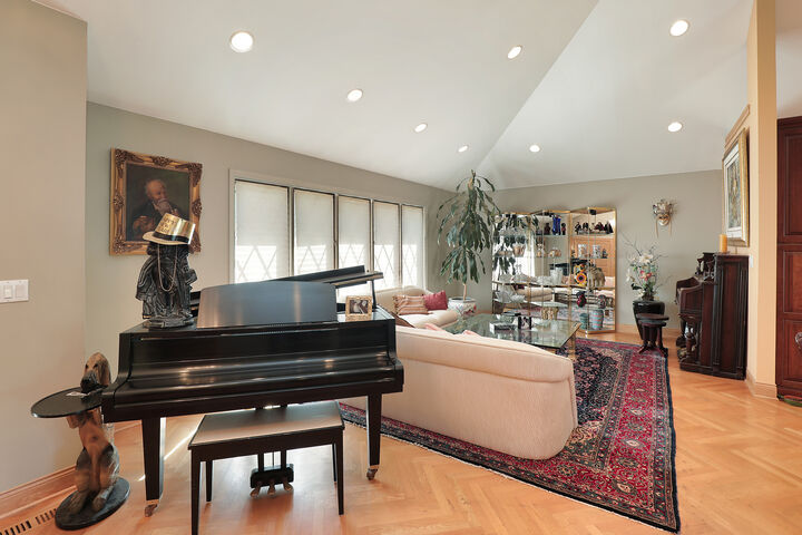 Property Photo:  730 Castlewood Lane  IL 60015 