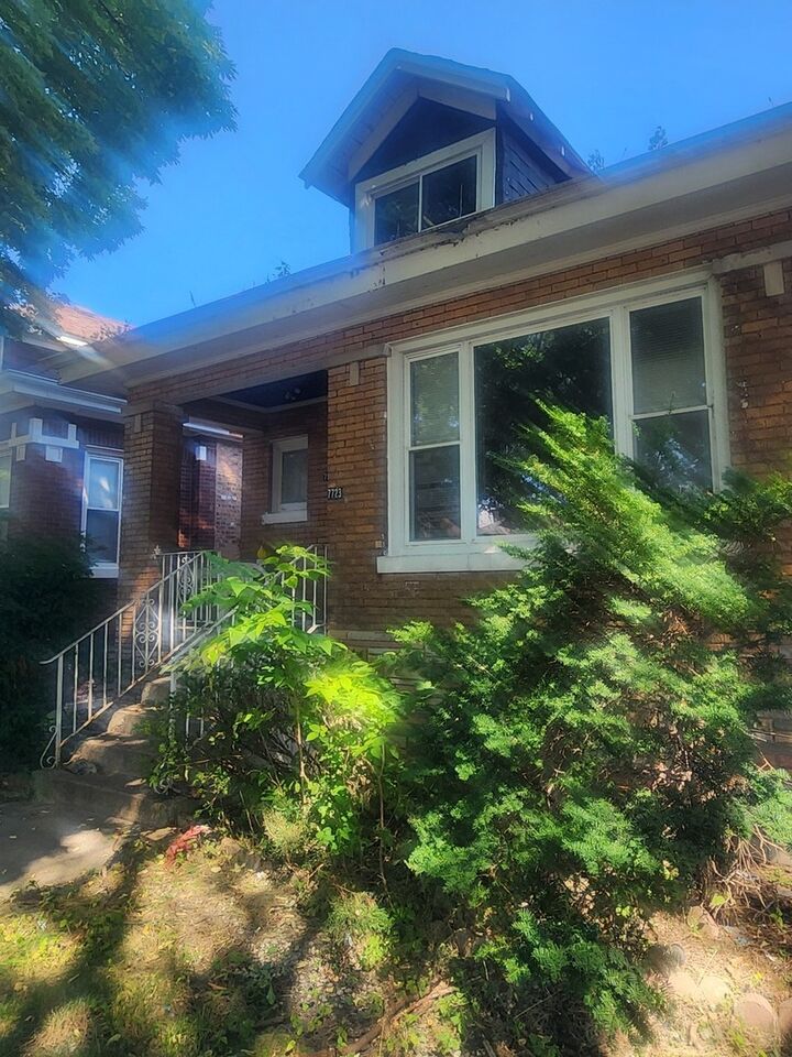 Property Photo:  7723 S Honore Street  IL 60620 