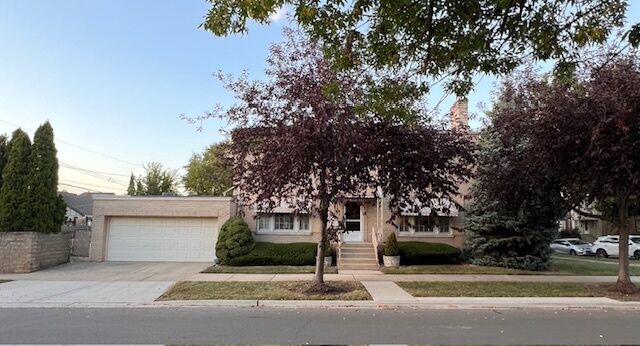 Property Photo:  