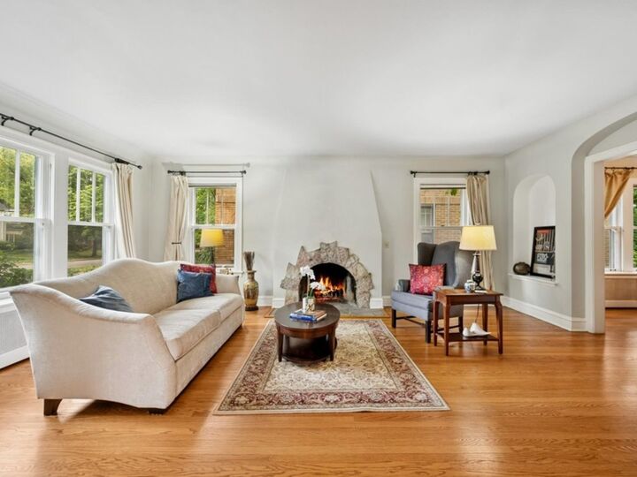 Property Photo: 736 Central Street IL 60201