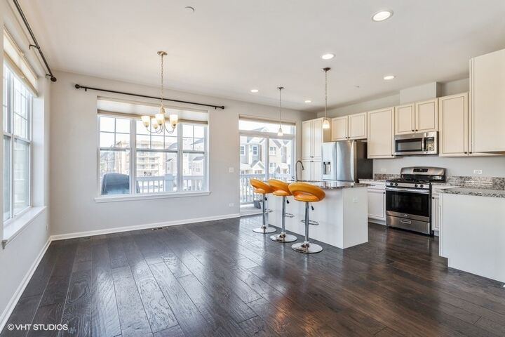 Property Photo: 801 Lee Street IL 60016
