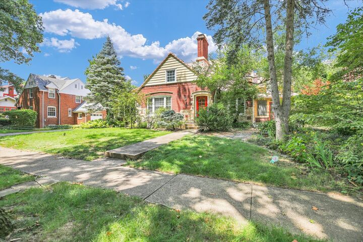Property Photo:  610 W Ohio Street  IL 61801 