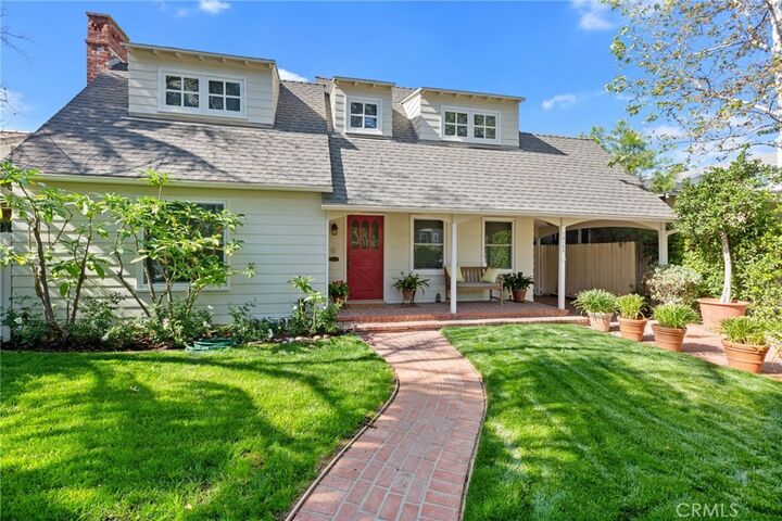 Property Photo: 12139 Hollyglen Place CA 91604