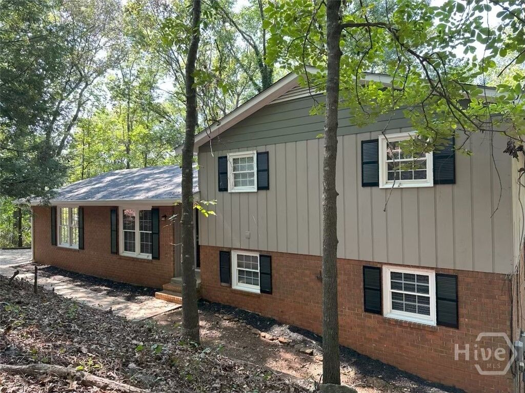 Property Photo:  340 Caldwell Circle  GA 30605 