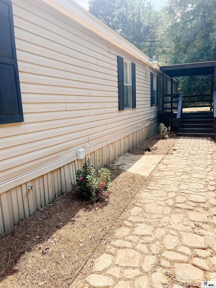 Property Photo: 1113 Luebenia Road LA 71225