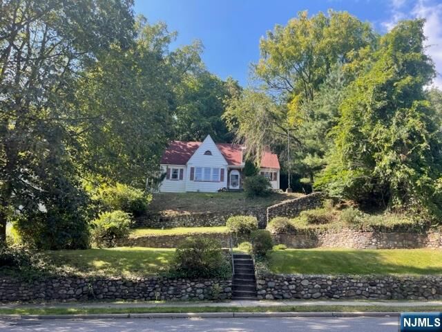 109 Franklin Turnpike  Ho-Ho-Kus NJ 07423 photo