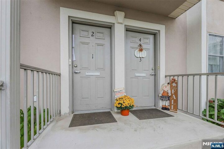Property Photo:  485 Saddle River Road 1  NJ 07663 