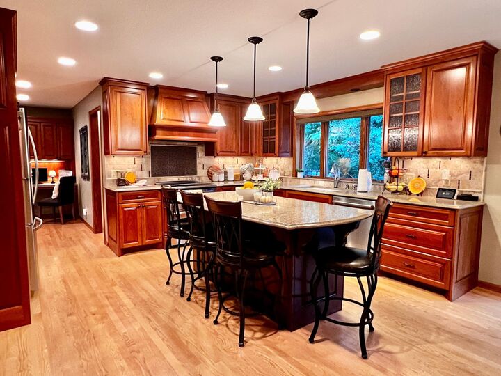 Property Photo: 2100 Viburnum Trail MN 55122