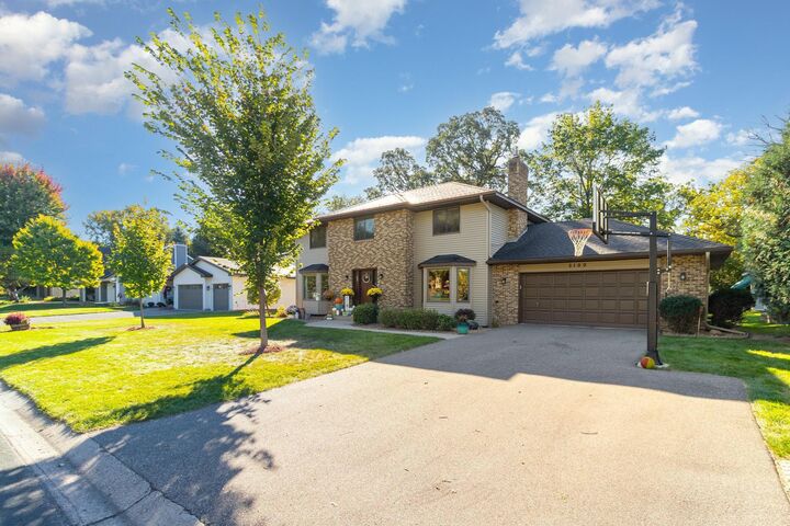 Property Photo: 2100 Viburnum Trail MN 55122