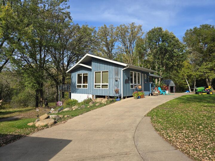 Property Photo:  2240 / 2276 240th Avenue  MN 55051 