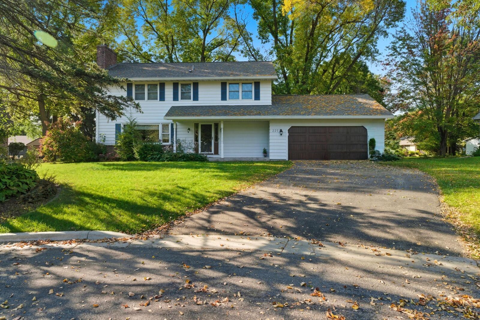 Property Photo:  221 Crestwood Drive  MN 56003 