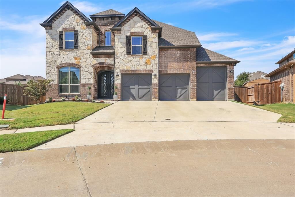 Property Photo:  227 Spruce Valley Drive  TX 76247