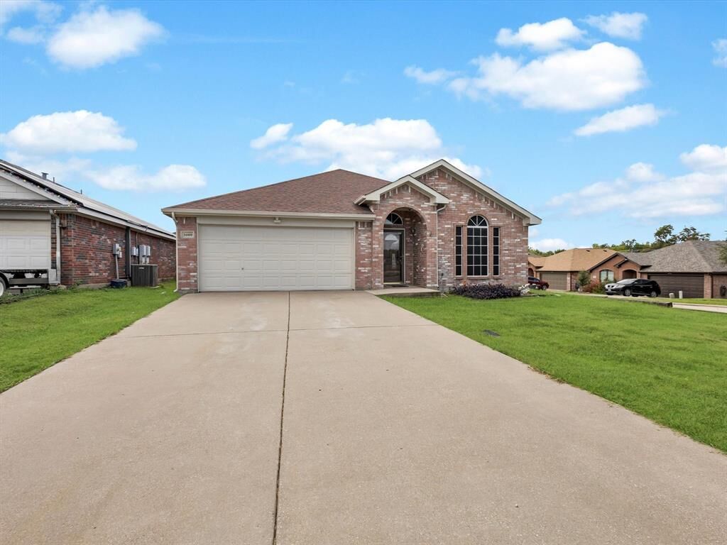 Property Photo:  3000 Prairie Hill Lane  TX 76010 