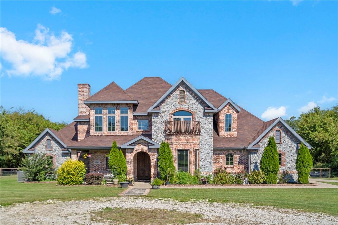 Property Photo: 13980 L C Hickman Road AR 72736