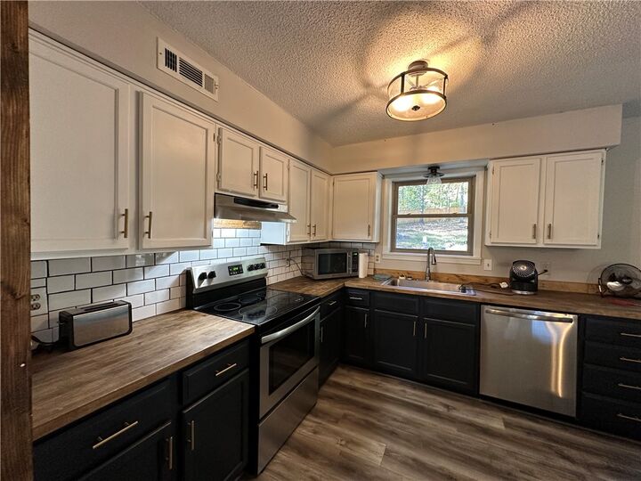 Property Photo:  4822 Creel Road  AR 72601 