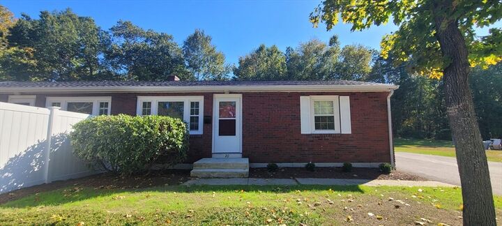 20 Cobb Dr -  Rockland MA 02370 photo