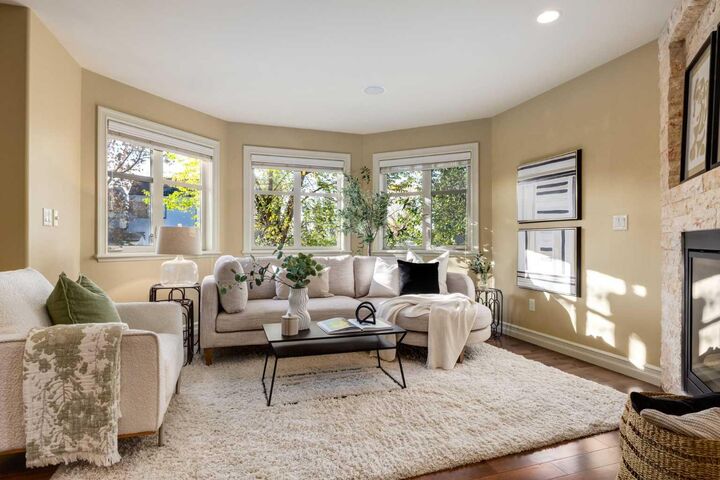 Property Photo:  3178 20 Street SW  AB T2T 6R2