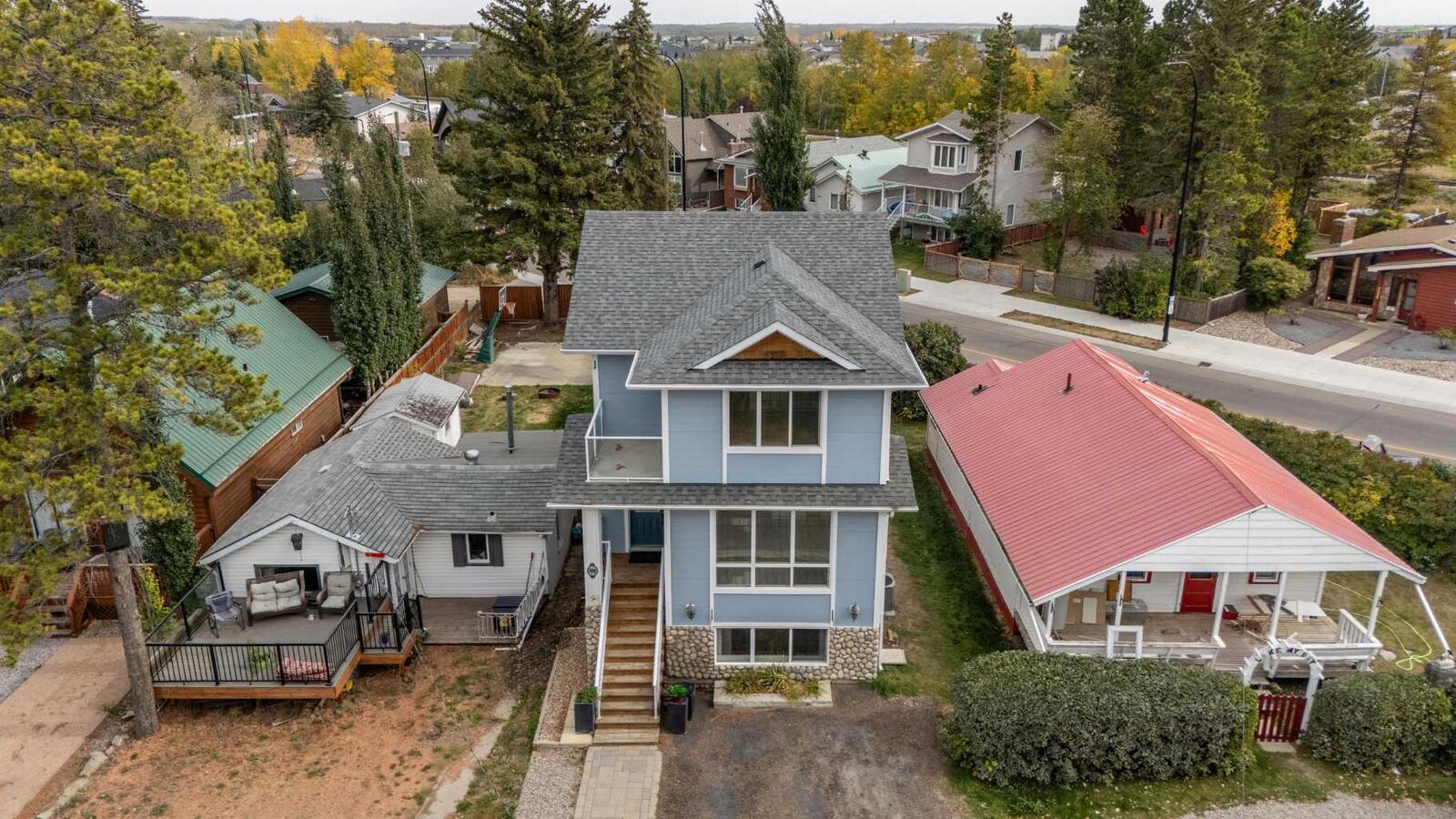 Property Photo:  5005 40 Street  AB T4S 1B7 