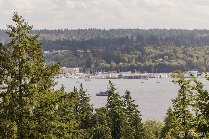 Property Photo:  1210  Daniels Avenue  WA 98312 