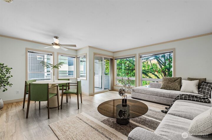 614 E Lynn Street 1  Seattle WA 98102 photo