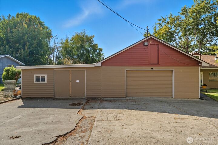 Property Photo: 54068 Walla Walla River Road OR 97862