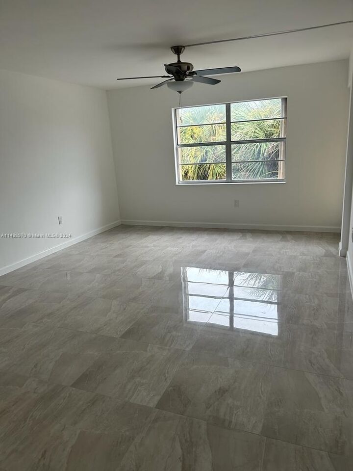 Property Photo: 4314 NW 9th Avenue 4-3A FL 33064