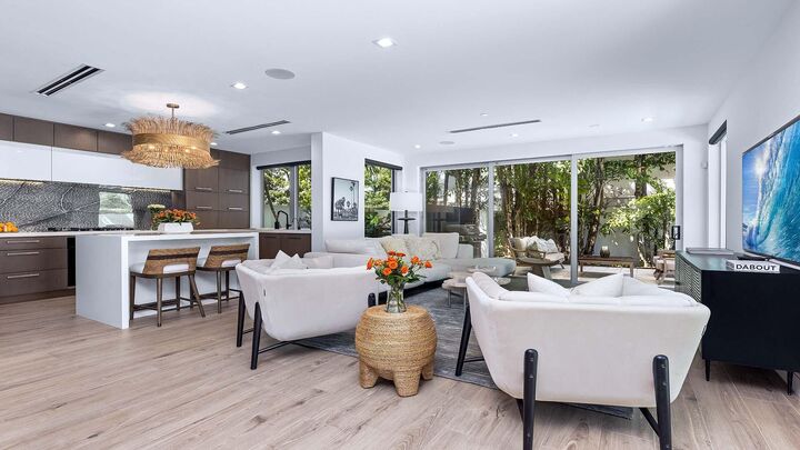 Property Photo: 917 Bucida Road A FL 33483