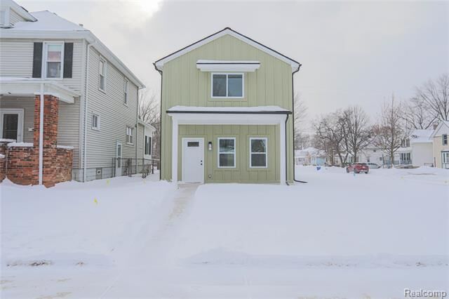Property Photo: 9 Queen Street MI 48043