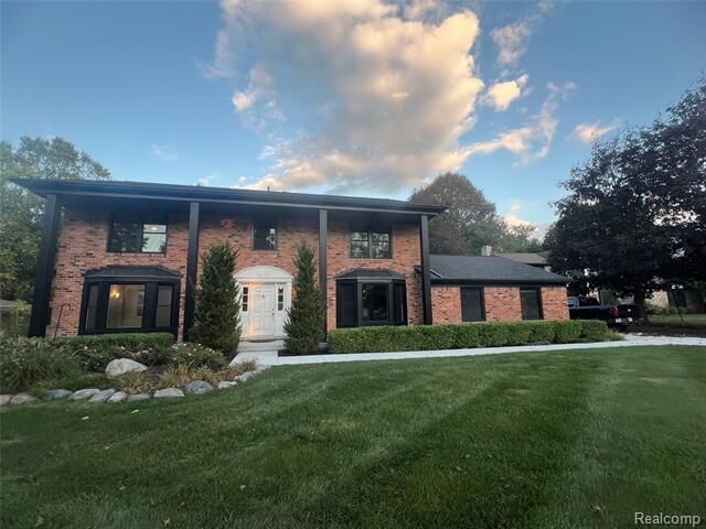 Property Photo:  31142 Applewood Lane  MI 48331 