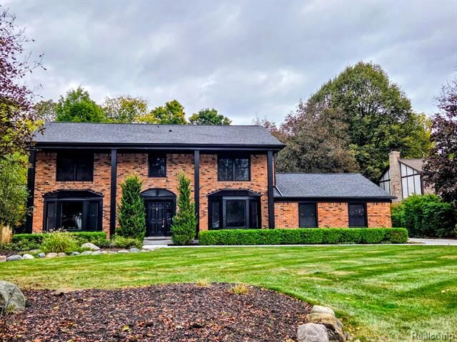 Property Photo:  31142 Applewood Lane  MI 48331 