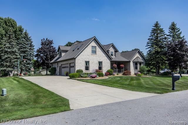 Property Photo:  765 Lomasney Lane  MI 48040 