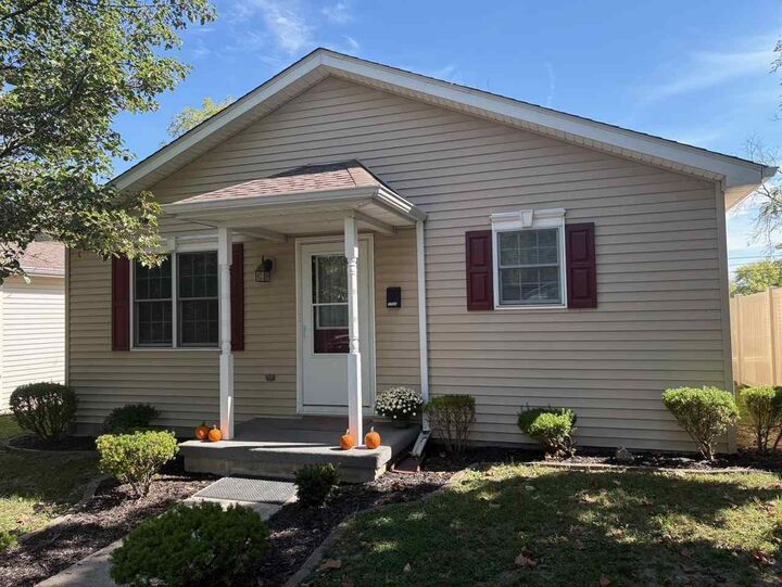 Property Photo:  1738 Morton Street  IN 47362 