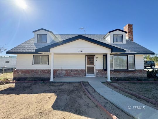 Property Photo:  1765 W Dolphin Ave  CA 93555 