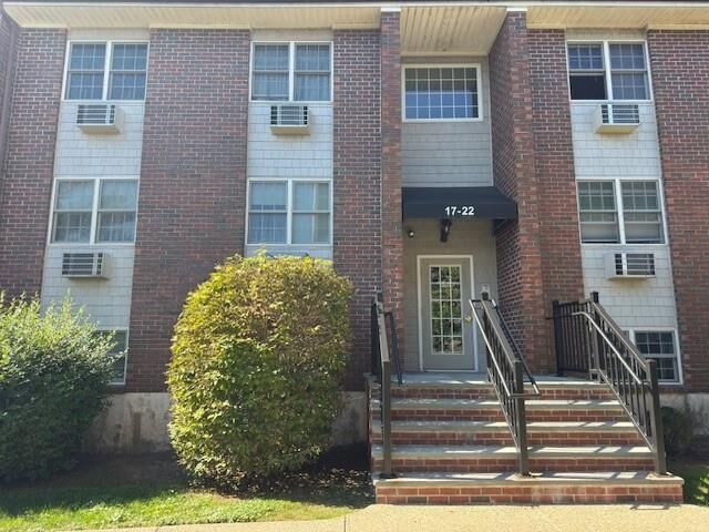 Property Photo: 669 Metacom Avenue 17 RI 02809