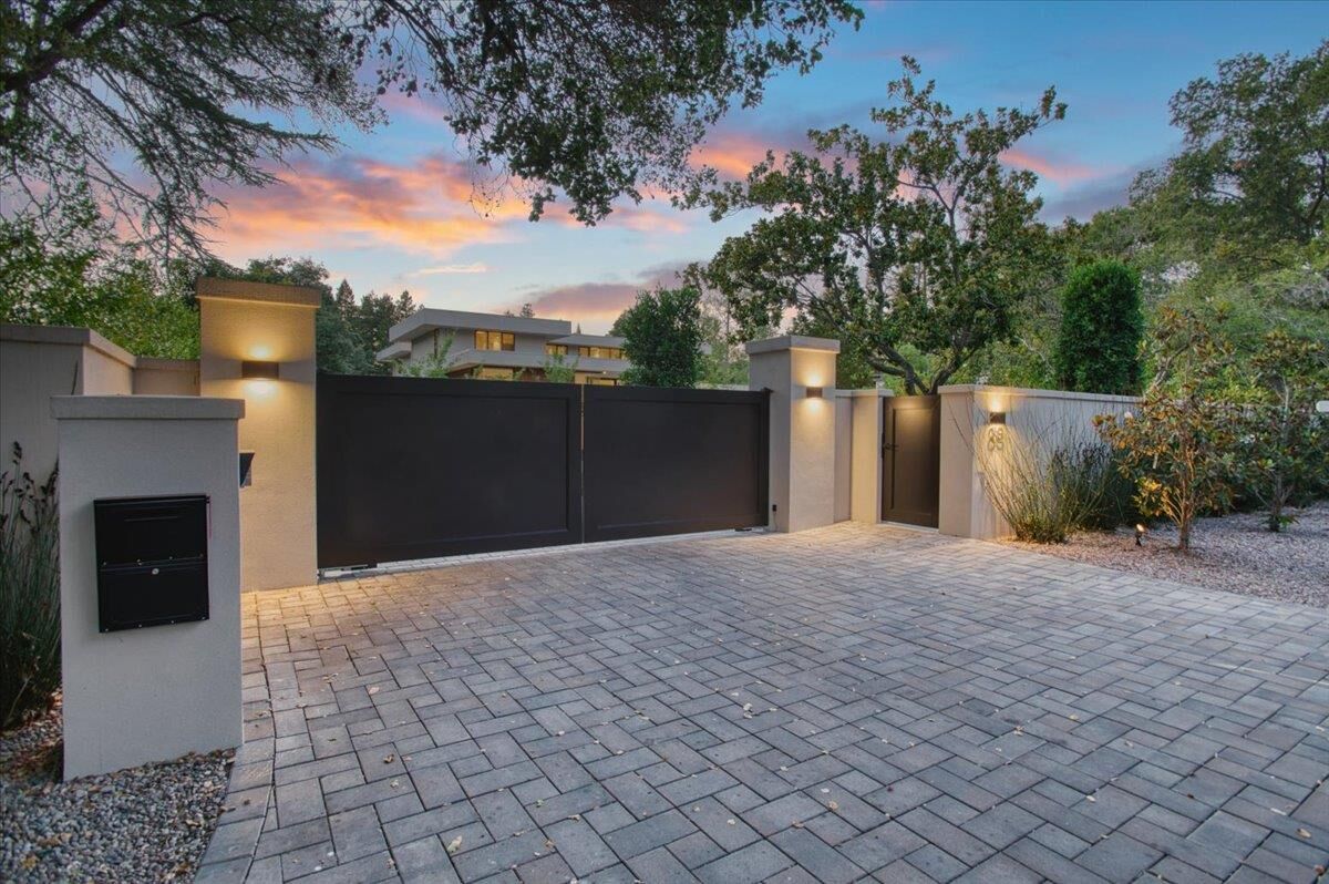 Property Photo: 88 Tuscaloosa Avenue CA 94027