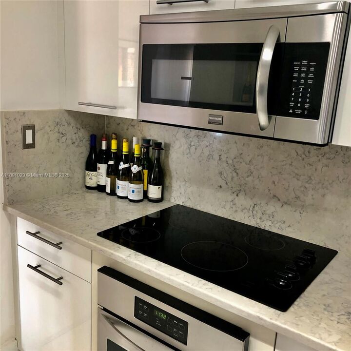 Property Photo:  90 Alton Rd 307  FL 33139 
