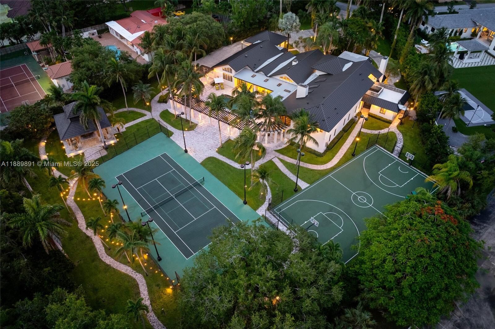 Property Photo: 14200 Farmer Rd FL 33158