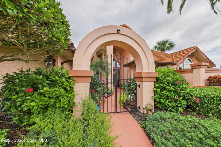 Property Photo:  419 Lanternback Island Drive  FL 32937 